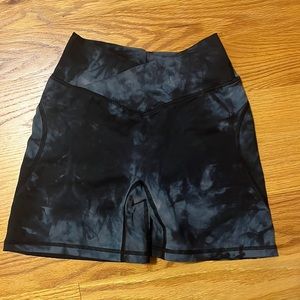 Alphalete surface power short 5” black oil stain
